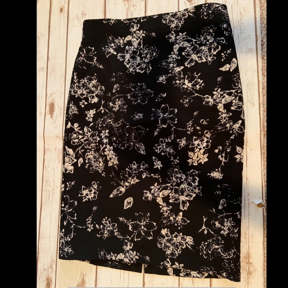 Philosophy pencil floral skirt - Picture 2 of 8